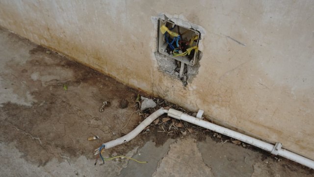 Instalasi listrik di Taman Kalijodo, Jumat (20/7/2018) (Foto: Irfan Adi Saputra/kumparan)