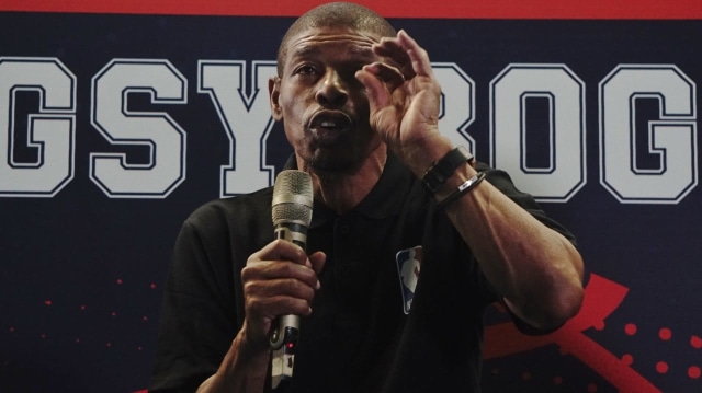 Muggsy Bogues di GOR PB Djarum, Jakarta Barat (Foto: Irfan Adi Saputra/kumparan)