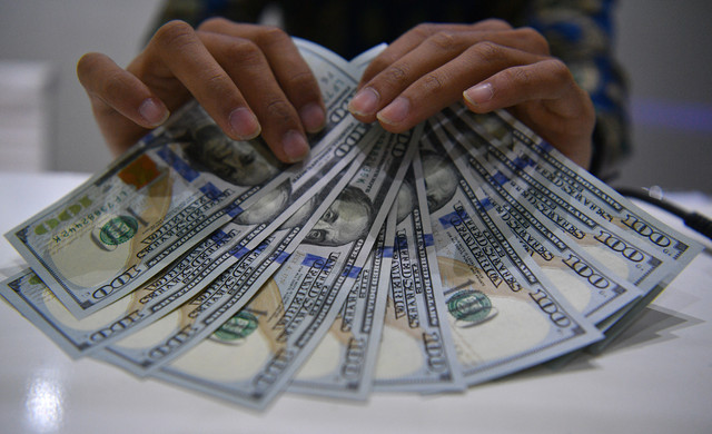 Ilustrasi Dolar-Rupiah Foto: ANTARA FOTO/Sigid Kurniawan