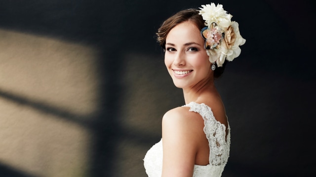 Ilustrasi perempuan dalam gaun pernikahan (Foto: Thinkstock)