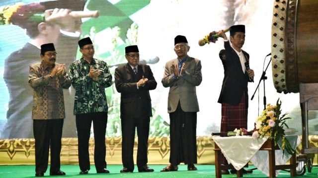 Presiden Joko Widodo membuka perhelatan Muktamar ke-33 NU.  (Foto: Kemenag.go.id)