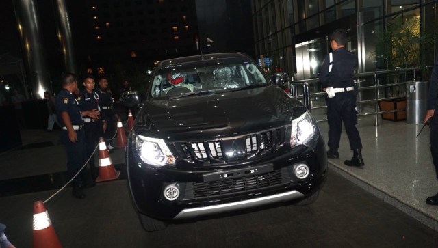 Barang bukti dua buah mobil yg diamankan dalam OTT Kalapas Sukamiskin (Foto: Fanny Kusumawardhani/kumparan)