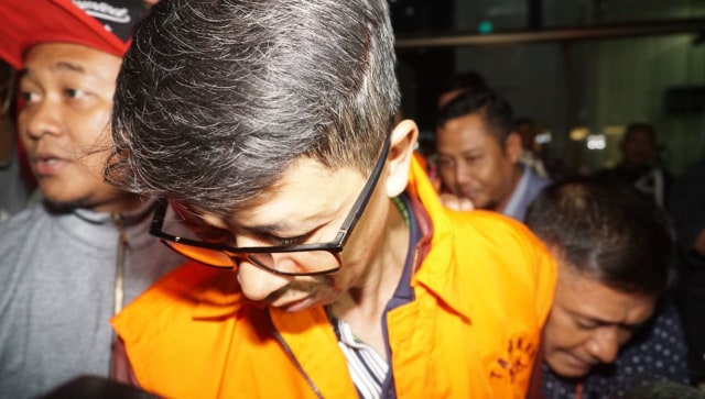 Kalapas Sukamiskin Wahid Husen resmi ditahan KPK.