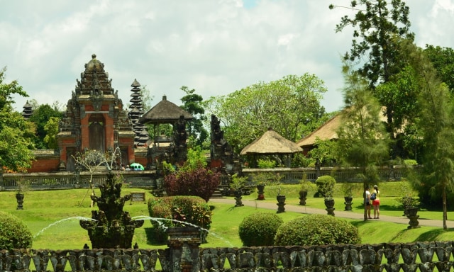 Menikmati Keanggunan Warisan Budaya Dunia Pura Taman Ayun