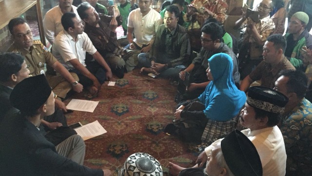 Massa Sambangi Rumah, Minta Anies Baswedan sebagai Capres 2019 (Foto: Dok. Istimewa)