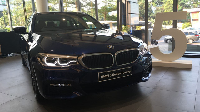 BMW Seri 5 Touring (Foto: Alfons Hartanto/kumparan)