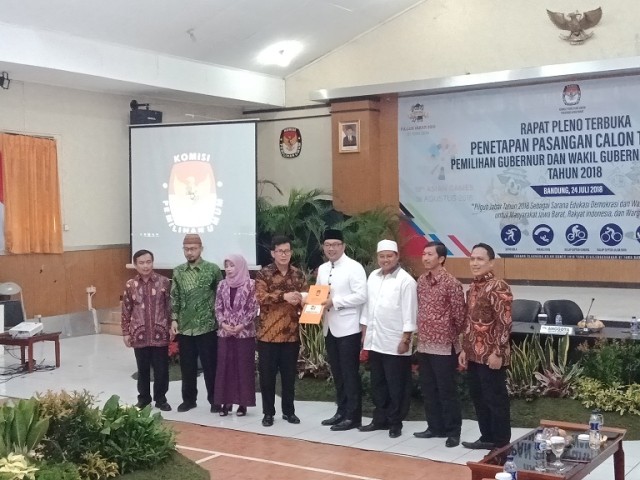 Ridwan Kamil-Uu Ruzhanul Ulum Sah Ditetapkan Sebagai Gubernur dan Wakil Gubernur Jabar