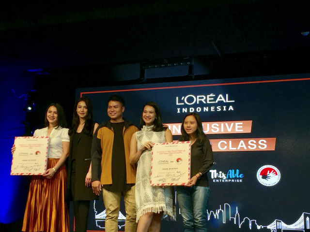 (Kiri ke kanan) Melanie Masriel, Velove Vexia, Ryan Ogilvy, Angkie Yudistia, Santika Purnasari (Foto: Avissa Harness/kumparan)