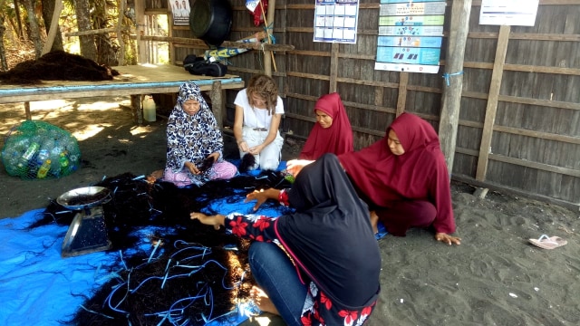 Perempuan-perempuan di Takalar, Sulawesi Selatan. (Foto: Marcia Audita/kumparan)