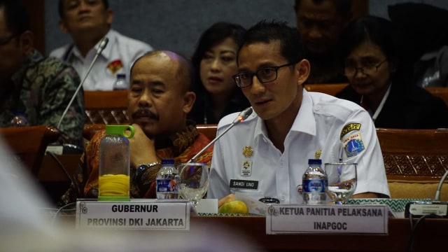 Wagub DKI Jakarta, Sandiaga Uno (kanan), di rapat kerja Komisi X DPR RI terkait persiapan Asian Games 2018. (Foto: Iqbal Firdaus/kumparan)