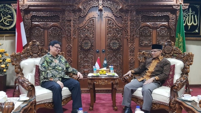 Ketum Golkar Airlangga Hartarto temui Ketum PP Muhamadiyah Haedar Nasir (Foto: Dok. Istimewa)