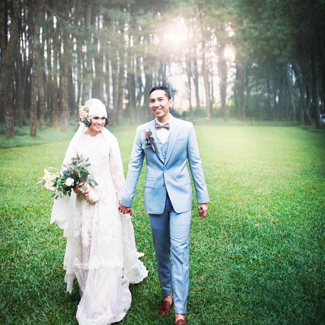 7 Desain Gaun Pengantin Selebriti yang Memikat (1)