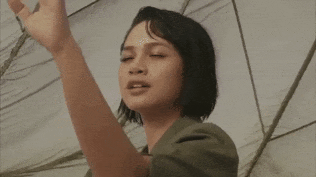 Andien di video klip 'Warna-warna' (Foto: YouTube.com/Andiein Aisyah)