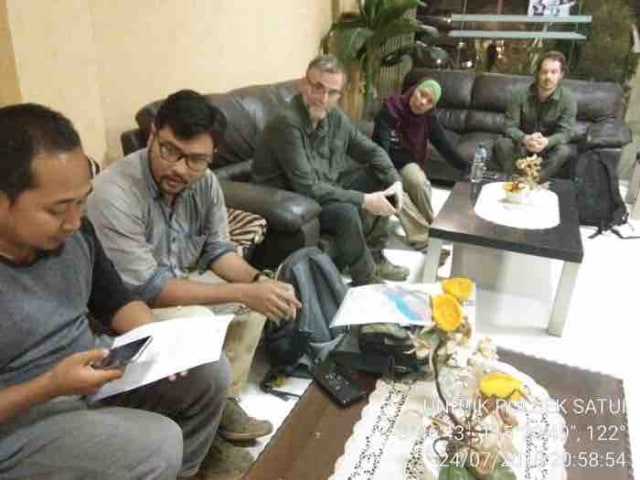 Imigrasi Batulicin Amankan 2 WNA Jerman yang Teliti Kandungan Batuan