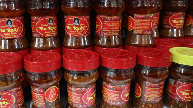 Sambal khas "Bu Rudy". (Foto:  Nuryatin Phaksy Sukowati/kumparan)