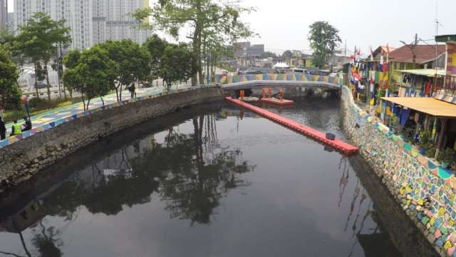 Foto Udara, Kali Item, Kemayoran, Kamis (26/7). (Foto: Jamal Ramadhan/kumparan)