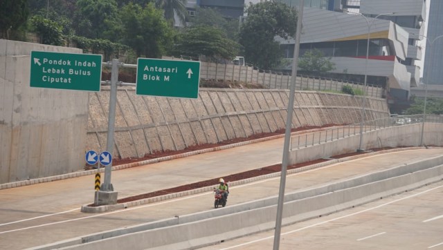 Tol Desari (Depok - Antasari) hampir rampung, ditargetkan akan beroperasi bulan depan. Foto: Helmi Abdullah/kumparan