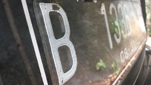 Ilustrasi Pelat Kendaraan Pribadi Foto: Alfons Hartanto/kumparan