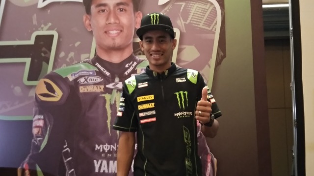 Pebalap MotoGP asal Malaysia, Hafizh Syahrin, datang ke Indonesia bersama CEO Sirkuit Sepang, Dato Razlan. (Foto: Aditia Rizki Nugraha/kumparan)