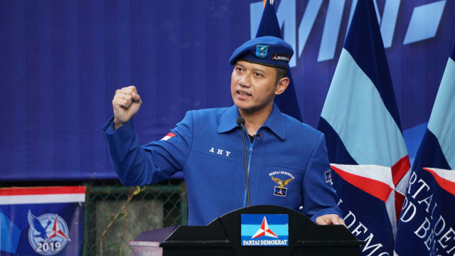 Komandan Kogasma Partai Demokrat, Agus Harimurti Yudhoyono saat ditemui kumparan di kediamannya. (Foto: Puti Cinintya/kumparan)