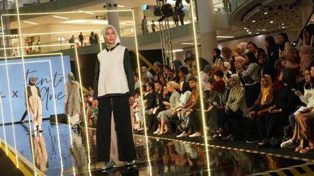 Jakarta Modest Fashion Week by L. Tru X Fenita Arie - Indonesia (Foto: Helmi Afandi/kumparan)