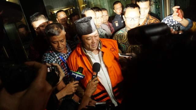 Zainudin Hasan Resmi ditahan KPK (Foto: Iqbal Firdaus/kumparan)