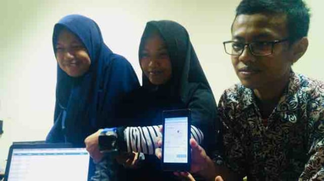 Mahasiswa Politeknik Padang Ciptakan Gelang Antibegal (1)