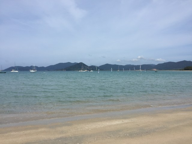 Pantai Padang Melang, Kabupaten Anambas (Foto: Elmalisa Bancin/kumparan)