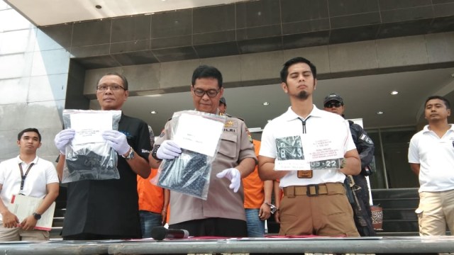 Rilis kasus penembakan di Teluk Gong (28/7). (Foto: Dok. humas PMJ)