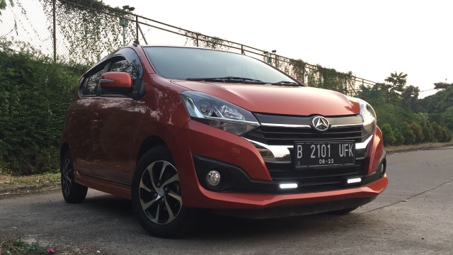 Daihatsu Ayla tipe R 1.2 AT (Foto: Aditya Pratama Niagara/kumparanOTO)