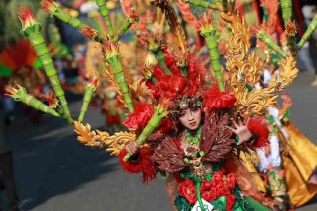 Parade Budaya Lokal Berbalut Desain Modern di Banyuwangi Ethno Carnival