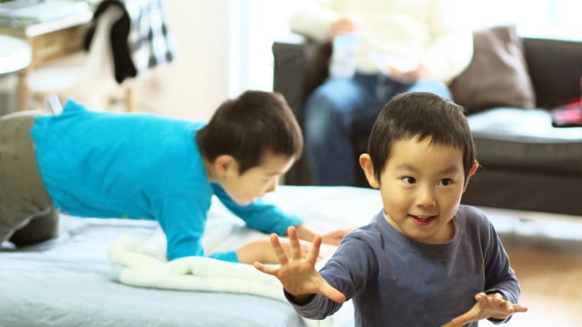 Ilustrasi anak bercanda (Foto: Thinkstock)