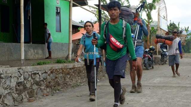 Pendaki di Gunung Rinjani yang berangsur turun di Sembalun, Lombok Timur. (Foto: Resya Firmansyah/kumparan)