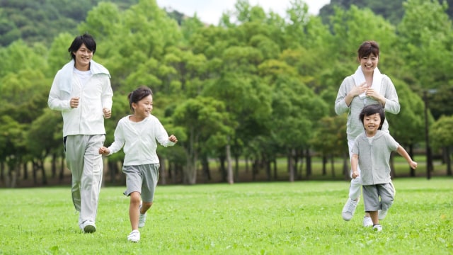 Ilustrasi Olahraga Keluarga (Foto: Thinkstock)