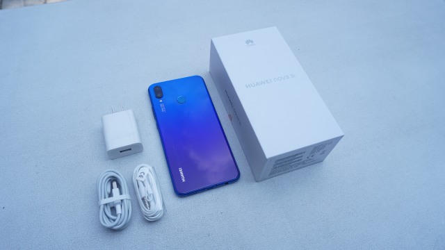 Huawei Nova 3i (Foto: Garin Gustavian/kumparan)