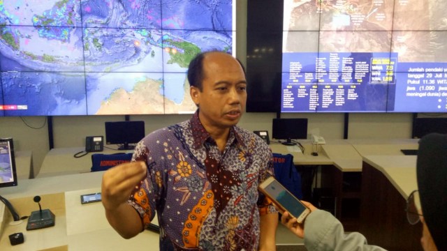 Kepala Humas BNPB Sutopo Purwo di konpers evakuasi pendaki Gunung Rinjani Foto: Maulana Ramadhan/kumparan