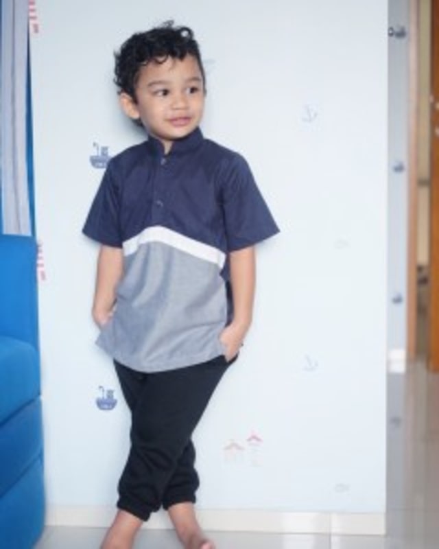 Curi Gaya Tengku Adam Al Fatih, Bikin Si Kecil Makin Menggemaskan (3)