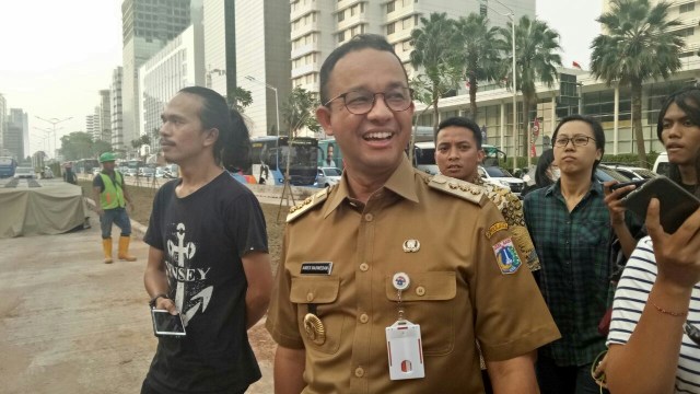 Gubernur DKI Jakarta Anies Baswedan kembali tinjau pelican crossing di Bundaran HI. (Foto: Nabilla Fatiara/kumparan)