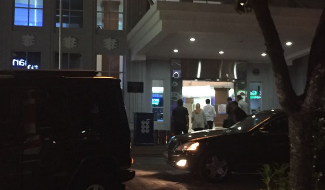 Jokowi Tiba di RS YPK Mandiri (Foto: Rafyq Panjaitan/kumparan)