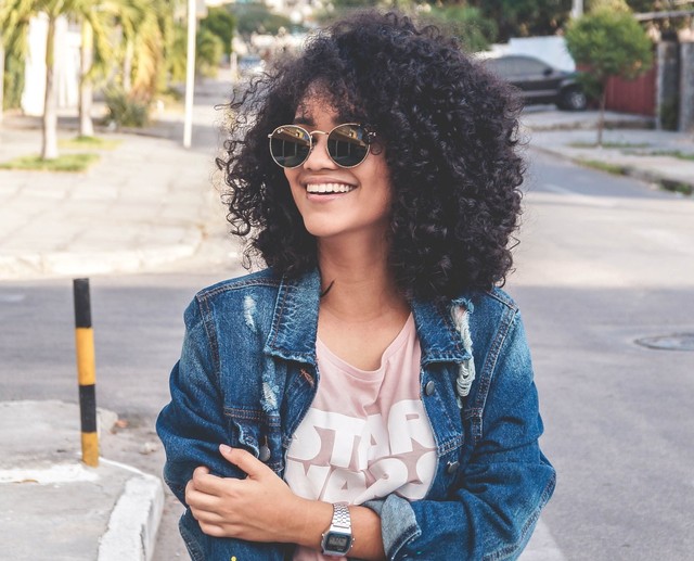 Bye Hair Tools, Rutinitas Ini Bikin Rambut Keritingmu Makin Menawan!