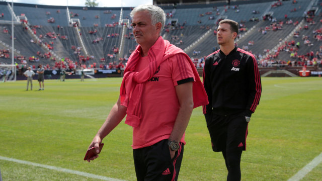 Jose Mourinho sebelum laga Manchester United vs Liverpool. (Foto: REUTERS/Rebecca Cook/File Photo)