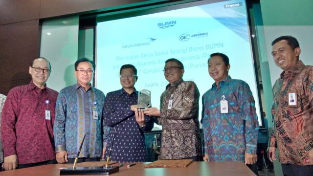 Penandatanganan kerja sama asuransi KIK EBA Garuda Indonesia dengan Askrindo. (Foto: Resya Firmansyah/kumparan)