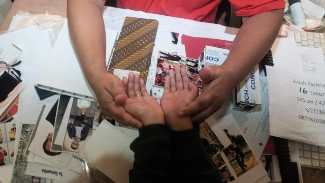 Ilustrasi memasukkan susuk. (Foto: Nugroho Sejati/kumparan)