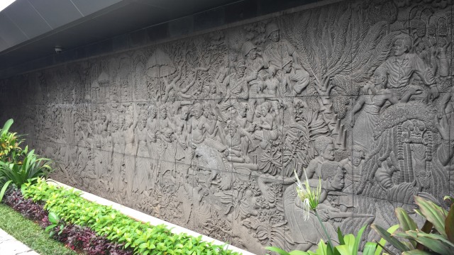 Pahatan Balinese Lifedi Hotel Indonesia (Foto: Helinsa Rasputri/kumparan)