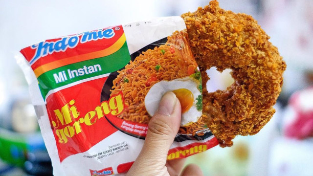 Donat Indomie kekinian. (Foto: Instagram/@Xcoffee.id)