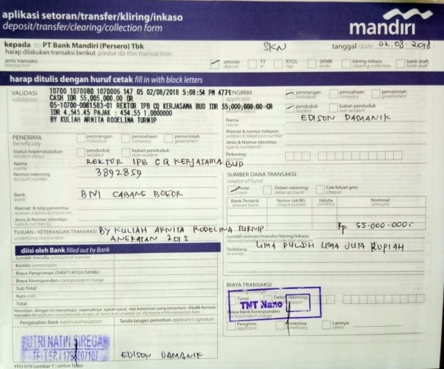 Pemkab Simalungun bayarkan beasiswa Arnita Rodelina Turnip (Foto: Ade Nurhaliza/kumparan)