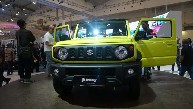 Suasana booth Suzuki Jimny di acara GIIAS 2018 (Foto: Iqbal Firdaus/kumparan)