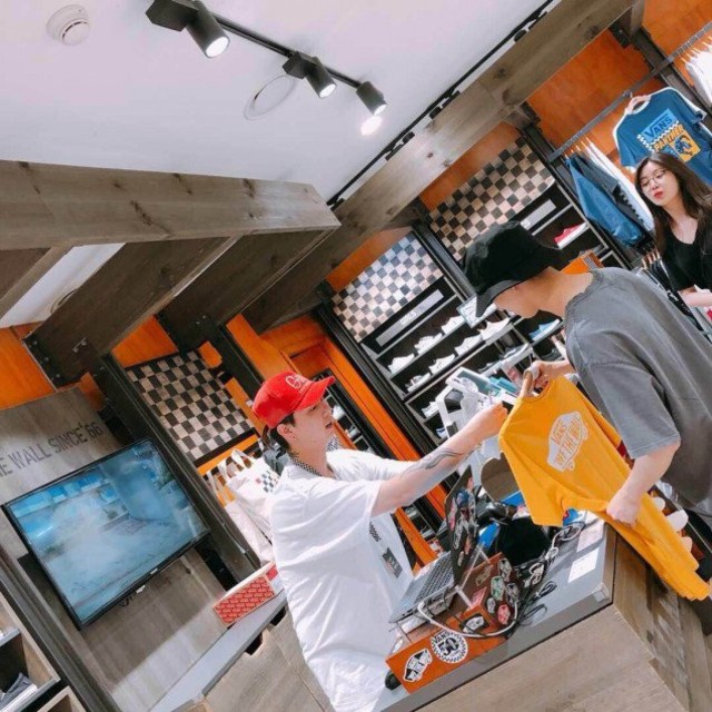 Nggak Cuma HyunA dan E'Dawn, Hui Pentagon Juga Dirumorkan Pacaran dengan Soojin (G)-Idle! (1)