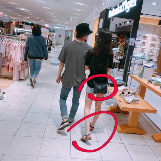 Nggak Cuma HyunA dan E'Dawn, Hui Pentagon Juga Dirumorkan Pacaran dengan Soojin (G)-Idle! (2)