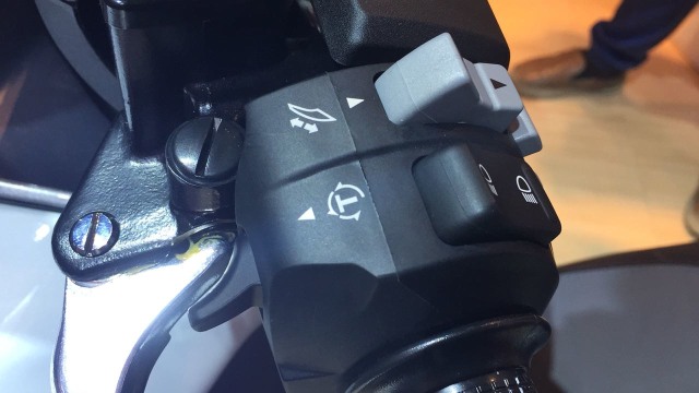 Tombol pengaturan pada stang kiri Honda Forza 250 (Foto: Aditya Pratama Niagara/kumparanOTO)